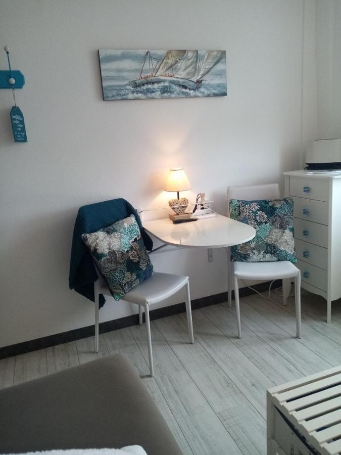 Le Petit Cabourg De La Cour Normande Studio Coeur De Ville -1 A 2 Personness Extérieur photo